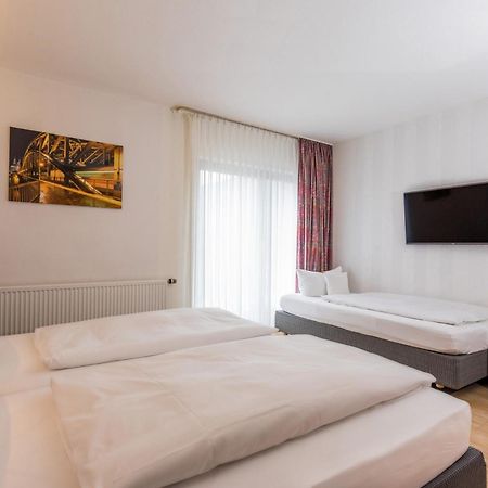 Hotel & Wirtshaus Hansen Bergisch Gladbach Esterno foto