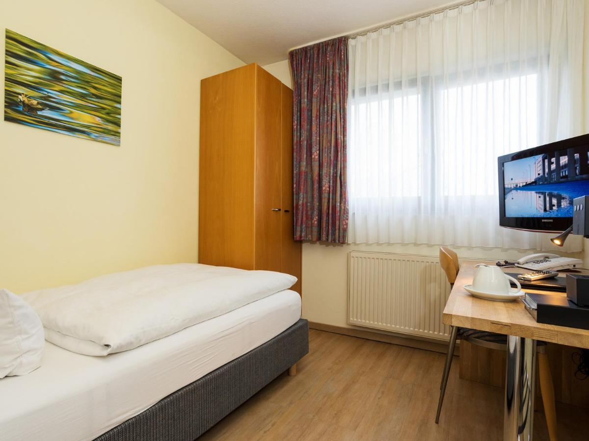 Hotel & Wirtshaus Hansen Bergisch Gladbach Esterno foto