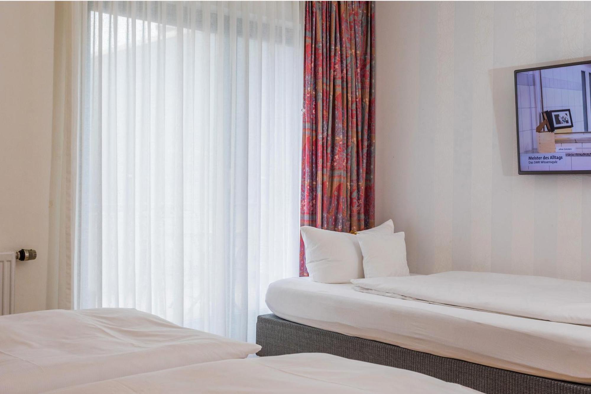 Hotel & Wirtshaus Hansen Bergisch Gladbach Esterno foto