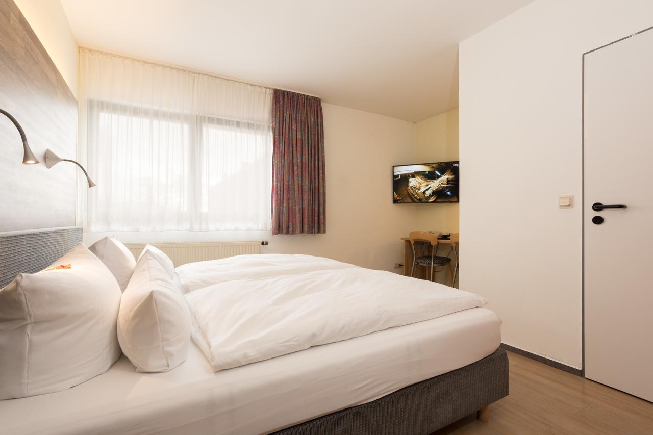 Hotel & Wirtshaus Hansen Bergisch Gladbach Esterno foto
