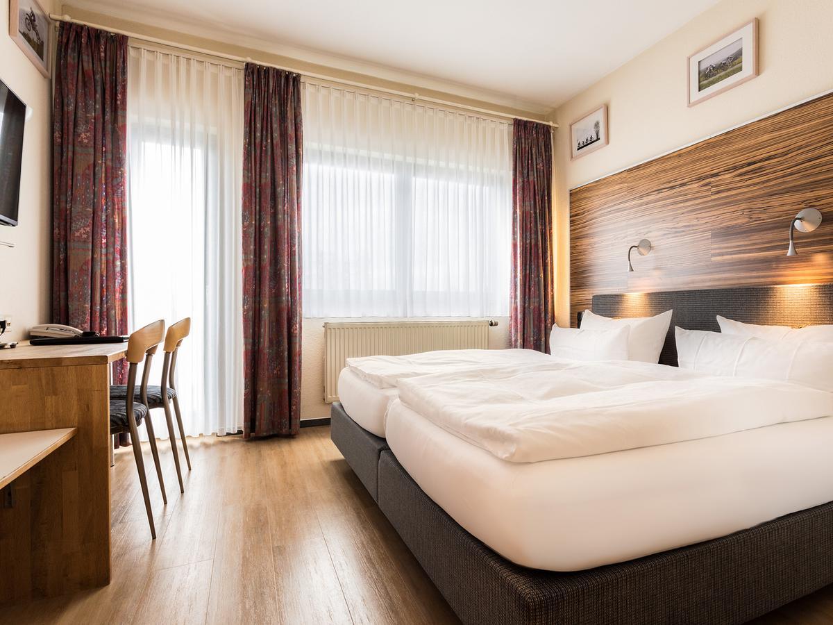 Hotel & Wirtshaus Hansen Bergisch Gladbach Esterno foto